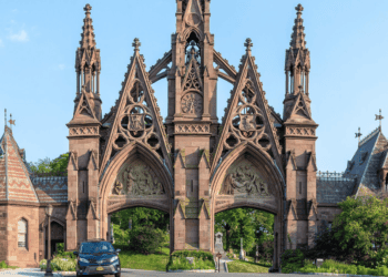 Green Wood Cemetery