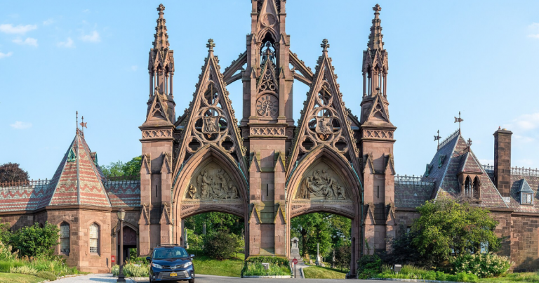 Green Wood Cemetery