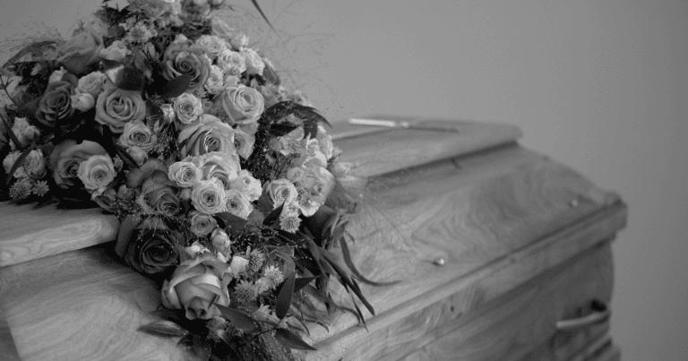 To View or Not to View: Psychological Effects of Closed Caskets 